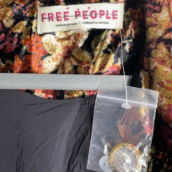 Free People Simone Velvet Long Maxi Duster in Black Rose Combo Size L NEW - Picture 9 of 9